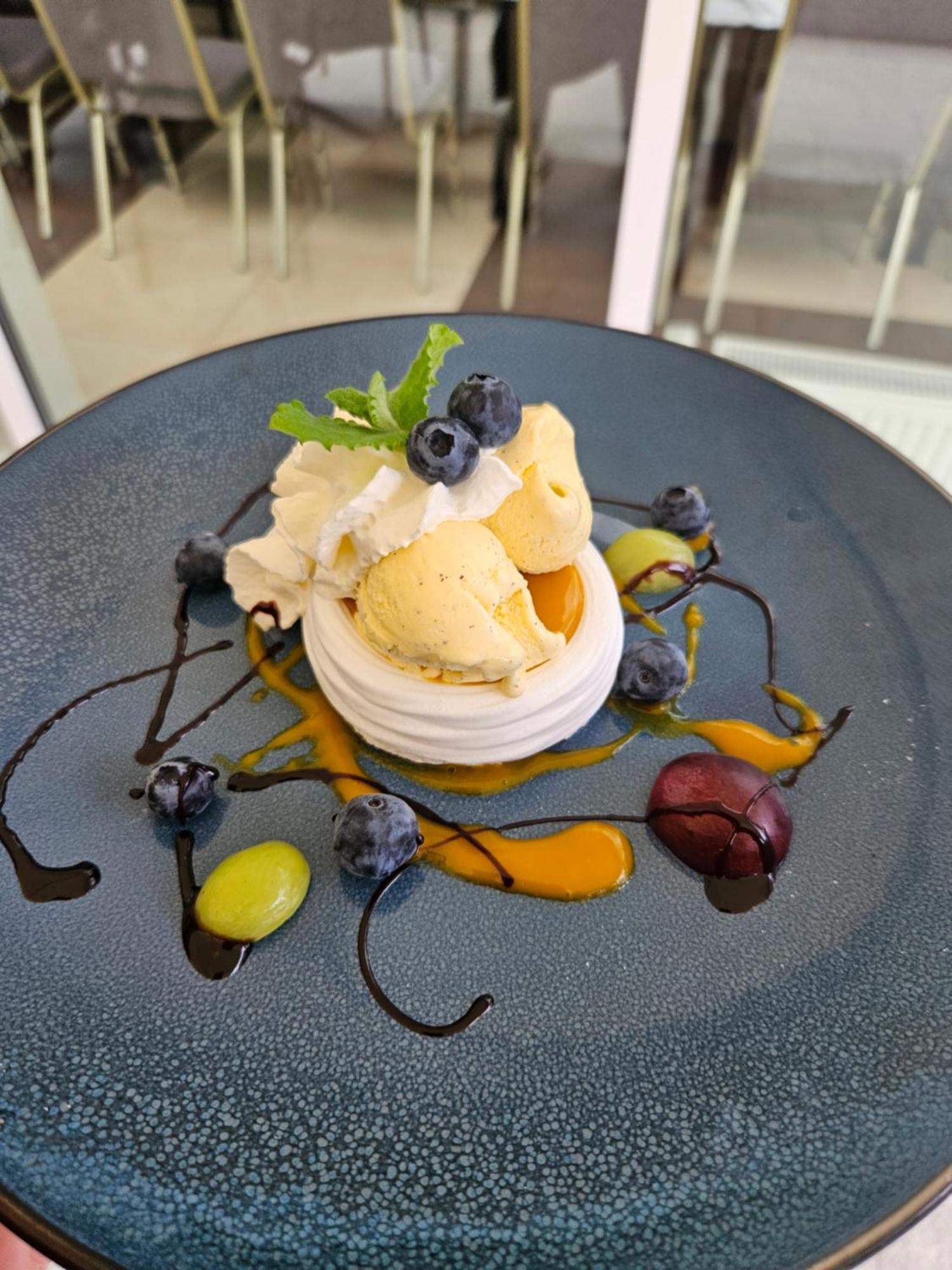 Papaver Hotel Ślesin エクステリア 写真