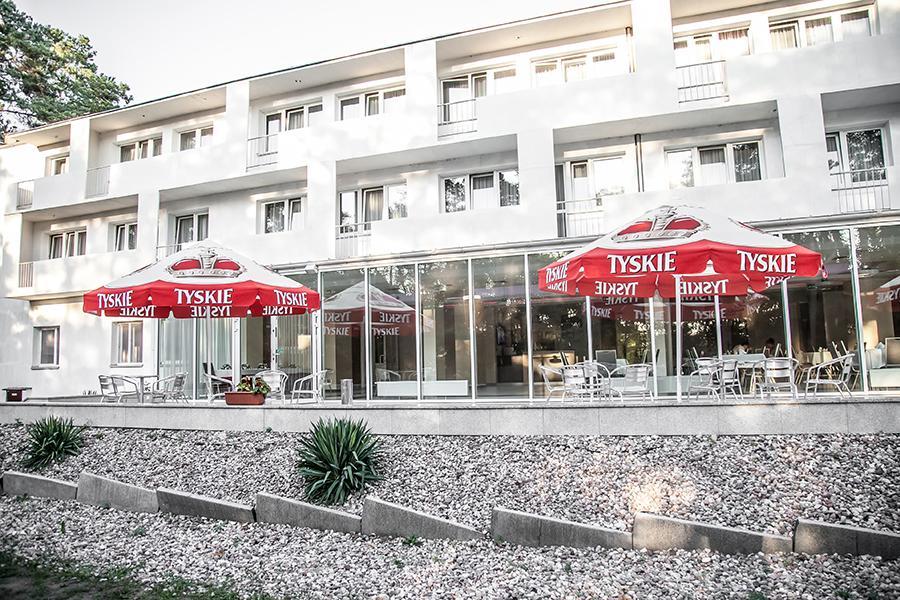 Papaver Hotel Ślesin エクステリア 写真