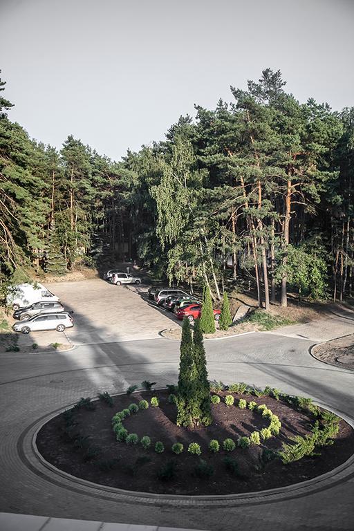Papaver Hotel Ślesin エクステリア 写真